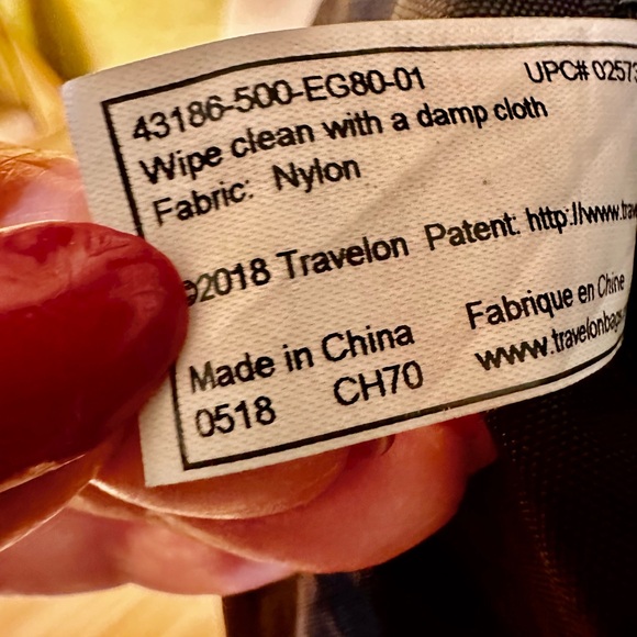 Travelon Black Front-Quilted Crossbody travel or Campus Bag - Picture 9 of 12